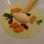 ラ・カシェット - 雲丹と玉葱、エンドウ豆スープ