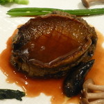 ラ・カシェット - 蒸し鮑、シェリー種のソース