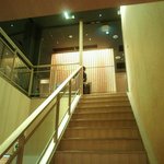 KICHIRI RELAX&DINE - 急な階段を上がって飲食スペースへ。