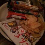 代々木ミルクホール - お通しは駄菓子