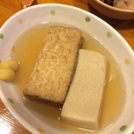 マンキ食堂 - おでん　しみ豆腐　80円　焼き豆腐　100円