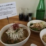 キッチンえみゅー - 『蔵出し醤油の鶏ラーメン』  素材の旨味が沁み渡る優しいラーメン。塩っ気足りなければ、テーブルに置いてある佐久穂町の2蔵の醤油を味比べしながら足すことが出来ます。