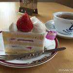 ルクープル - 2015.6.19(金)15時半 苺ショート432円 紅茶ダージリン100円(o^^o)イートイン