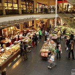 Grand Hotel Wien - 隣接するフードマーケット "BILLA CORSO"