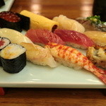 吉野鮨本店 - ￥3,000の「特上にぎりすし」は”にぎり”14貫と巻物３貫