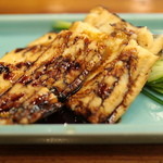 吉野鮨本店 - 焼き穴子は甘タレor塩を選べるようです。この日は甘タレで…