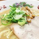 天下一品 - 料理写真:当店自慢のこってりラーメン。キレイに撮れました^_^