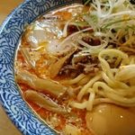 中華そば 多賀野 - 特製ごまの辛いそば麺アップ