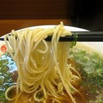 らーめん 辻 - らーめん500円、細めの麺です