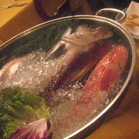 ラ・ビスボッチャ - ワゴンで運ばれる本日のおすすめ食材（魚）