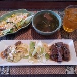 ブルーパパイアタイランド - おかずとサラダとスープとドリンク