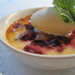 ラ・ターブル・ド・トリウミ - 旬のアメリカンチェリーのクラフティ　キルシュ酒のアイスクリーム