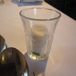 ラ・ターブル・ド・トリウミ - 水で膨らむおしぼり