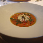 ラ・ターブル・ド・トリウミ - 完熟トマトのガスパチョ　毛蟹とアボガド、四葉胡瓜のコンディマンを添えて