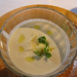 ラ・ターブル・ド・トリウミ - 白桃の冷たいヴィシソワーズ　　