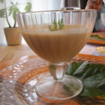 ラ・ターブル・ド・トリウミ - 白桃の冷たいヴィシソワーズ　　