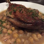 エ パタティ エ パタタ - 鴨もも肉のコンフィ　4種豆の煮込みと　1,400円