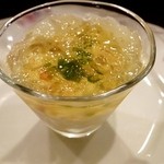 ズワイガニ、セロリ、ショートパスタのマリネとトマトのジュレ