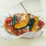 ベーカリー・パレード - 「トマトカレーのピザ」260円税抜