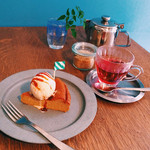 コチカフェ - キャラメルチーズケーキとフルーツティ