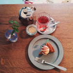 コチカフェ - キャラメルチーズケーキとフルーツティ