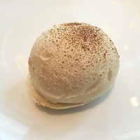 BLT STEAK GINZA - 前菜
                マッシュルームのムースが挟まっていて美味(^o^)