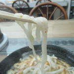 まるひろ - 独特の柔麺。