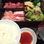 焼肉 三千里 - 満腹ランチ