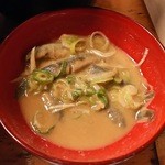 駒形どぜう - 最初具無しのみそ汁かと思いましたが、ちゃんと『どぜう』がいました。