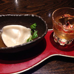 魚大将 うまかっぺや - 料理写真:お通し 梅酒+一品、この日は水餃子