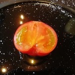 レストラン タケウチ - フルーツトマト　オリーブオイルとモンゴル塩で