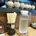 うどん秋月 - 卓上