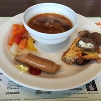 リラッサ - 洋食（正面右）
