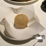 聘珍樓 - こし餡入りゴマ団子