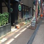 Natural Food Dining LOHAS - お店の外観