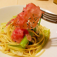 サント ウベルトゥス - 「ヘルシー」　という名のパスタのハーフサイズ。小田原　小清水農園産の新鮮なお野菜の生ハムのサラダ。生ハム、やばいおいしさ！