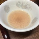 菊や - お酢を入れるとスープがピンク色に！！