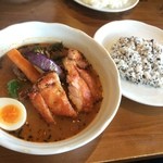 札幌スープカレー専門店エスパーイトウ - 【2015年06月】エスパーパリチキ（トマトスープ、辛さ：エスパー６：辛口）、雑穀米小盛＠980円。