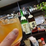Mokkiri Yousuke - カウンター左端っこのアノ梅酒。