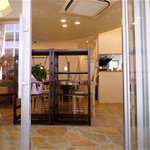 スローフード茶房 wasabi - 清潔感ある店内