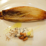 il tram - チコリの1時間ロースト ゴルゴンゾーラ・ピカンテを添えて(4200円のコース)