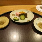 日本料理 太月 - 27年6月　自家製山葵漬け、お新香、ジャコ