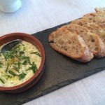 ルグドゥノム ブション リヨネ - セルベール･ド･カニュ（リヨン地方の白いチーズ）。「また飲み足りない」という方にはもってこいかもしれません。