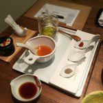 おとぎの宿米屋 - ［朝食］
      調味料。
      人参のドレッシングが美味でした。