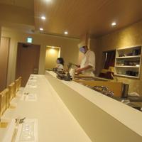 室町 三谷屋 - カウンター席