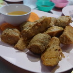 Lek & Rut Seafood - トートマンクン(海老や魚介類の練り物揚げ)