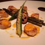 Dukes - ホタテ貝柱の鉄板焼き　ウニ旨ソース