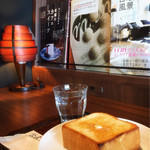 上島珈琲店 - 厚切りバタートーストのモーニング450円