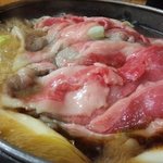 ホルモンまさる  - ランチ5食限定牛鍋　火がはいってグズグズ