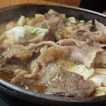 ホルモンまさる  - ランチ5食限定牛鍋　野菜やうどんなど具だくさん